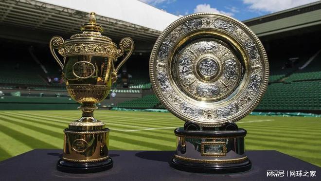 伯克斯在首 伯克斯在首